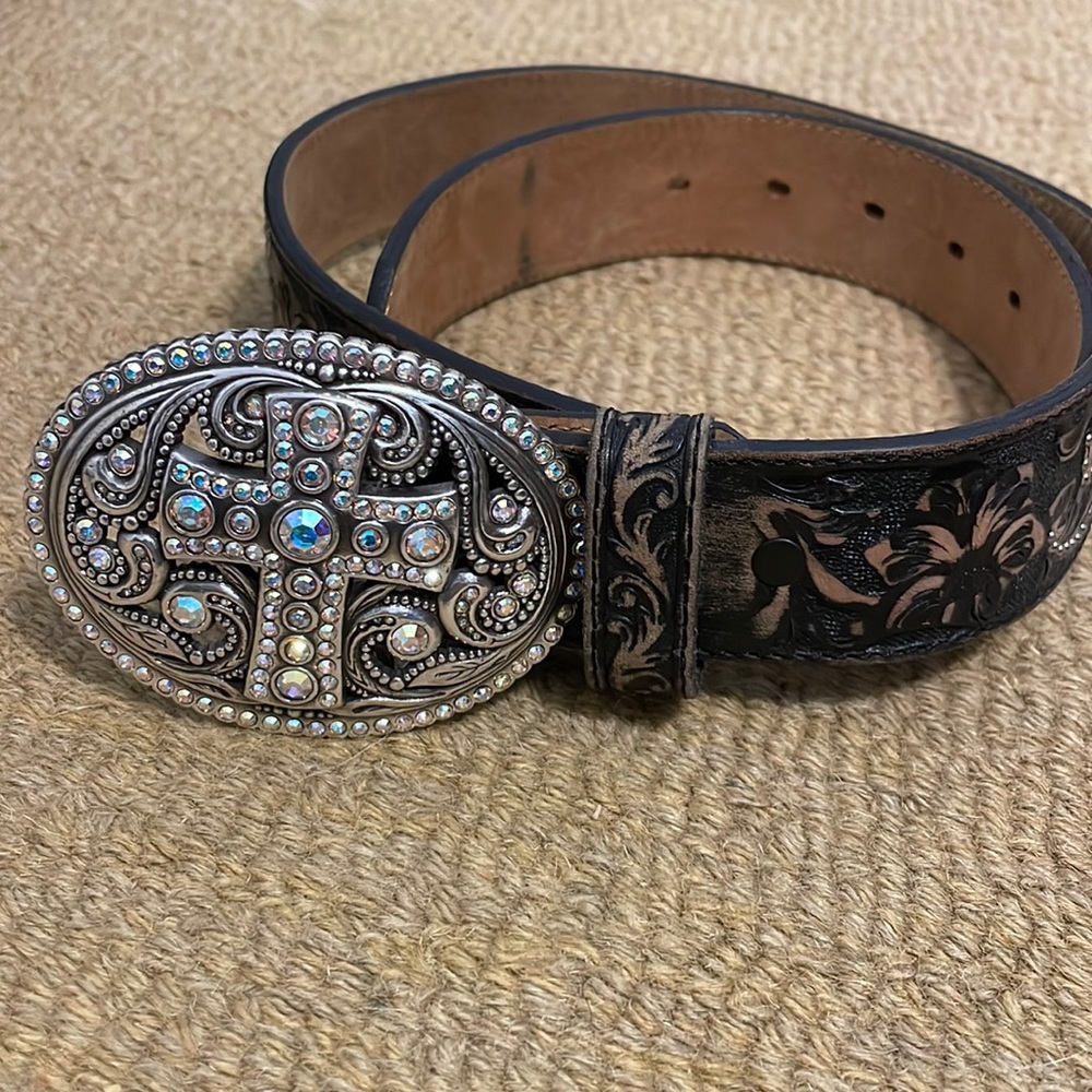 Western Style belt with cross